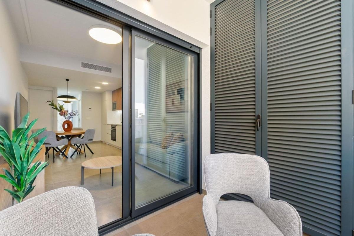 property-586511-3-medium Piso en Calle Ramón Gallud, 148, Las Piscinas Naturales, Torrevieja